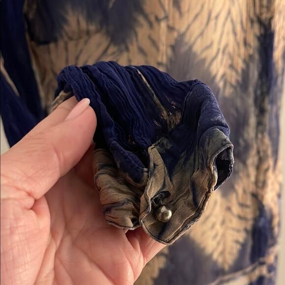 Women’s Lucky Brand Navy and Beige Sheer Blouse | Size S - Picture 3 of 4